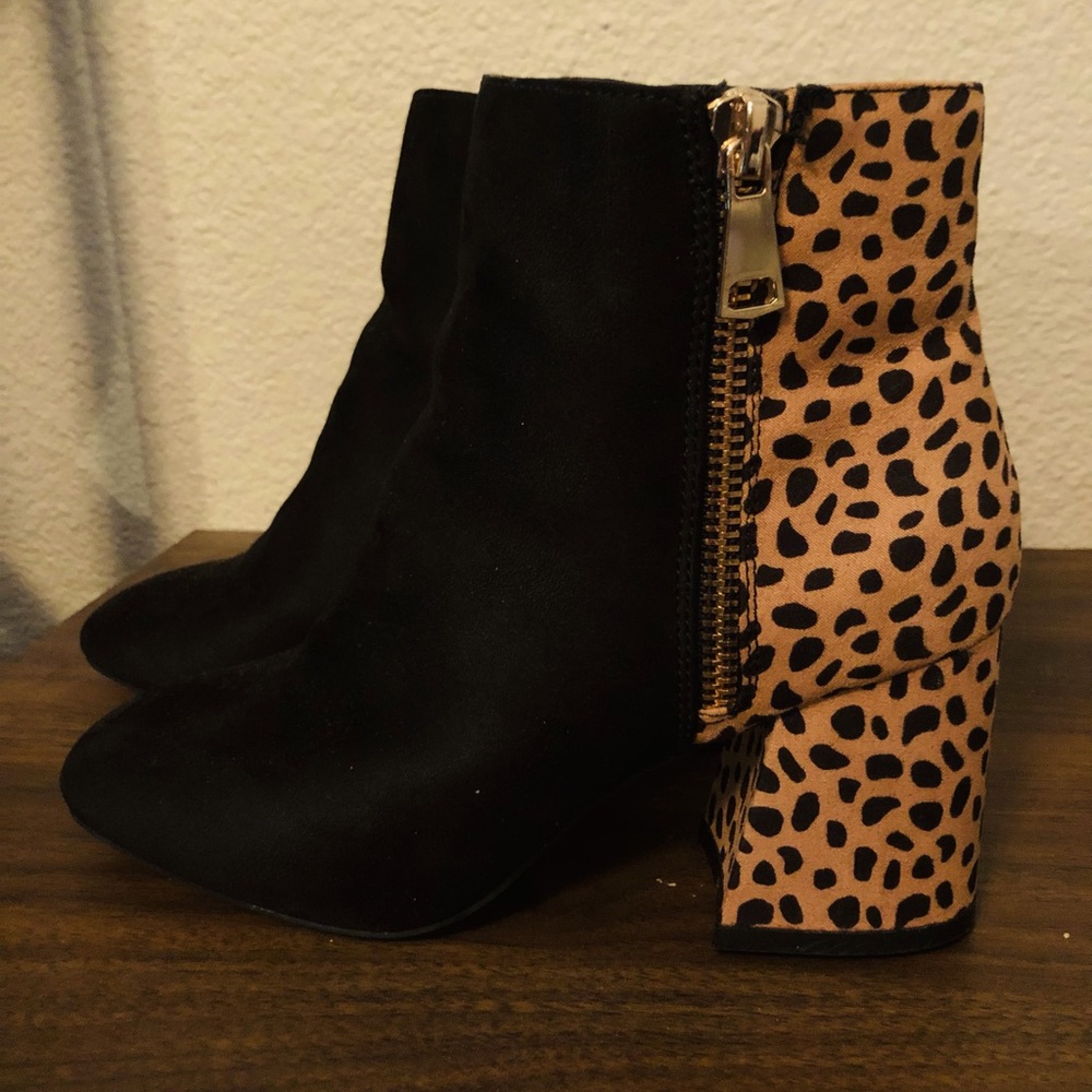 Rouge Two-Tone Ankle Boots